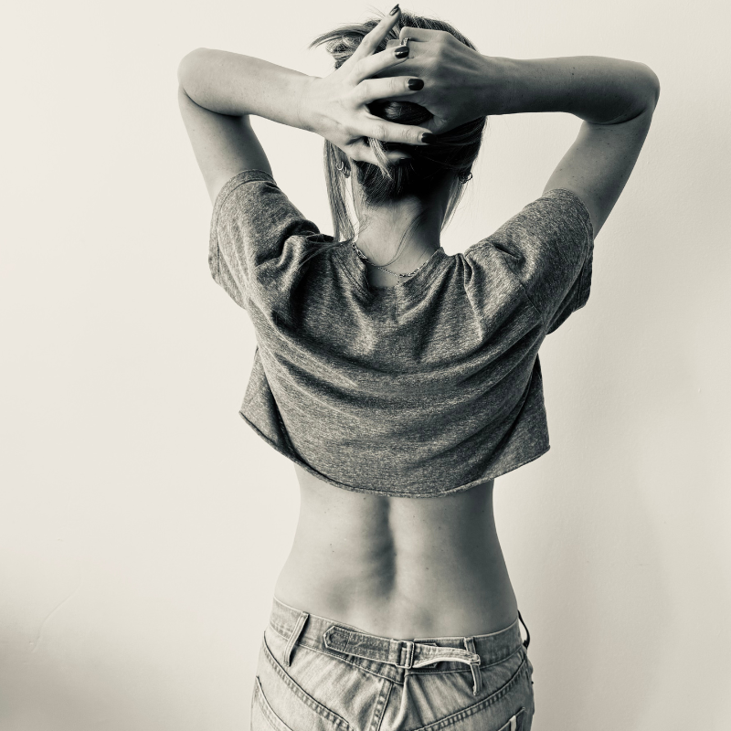 CARRIE Crop Tee