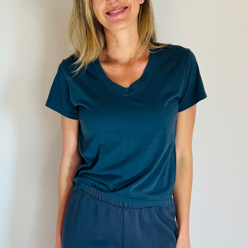 SERENA V-Neck Tee